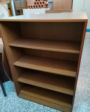 Estantería de madera con acabado en roble - miniatura 1