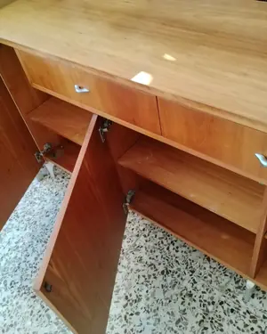 Aparador minimalista estilo años 70 - miniatura 2