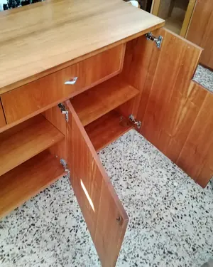 Aparador minimalista estilo años 70 - miniatura 3