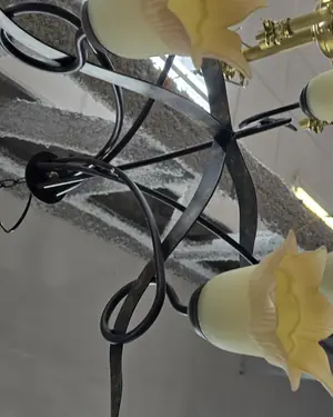 Lámpara de techo rústica con pantalla de cristal en forma de flor - miniatura 2