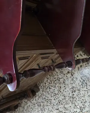 Estantería esquinera vintage de madera con tres niveles - miniatura 2