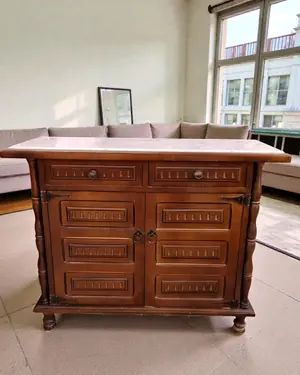 Aparador clásico de estilo castellano con tapa de mármol - miniatura 1
