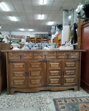 Aparador de estilo castellano de madera - miniatura 2