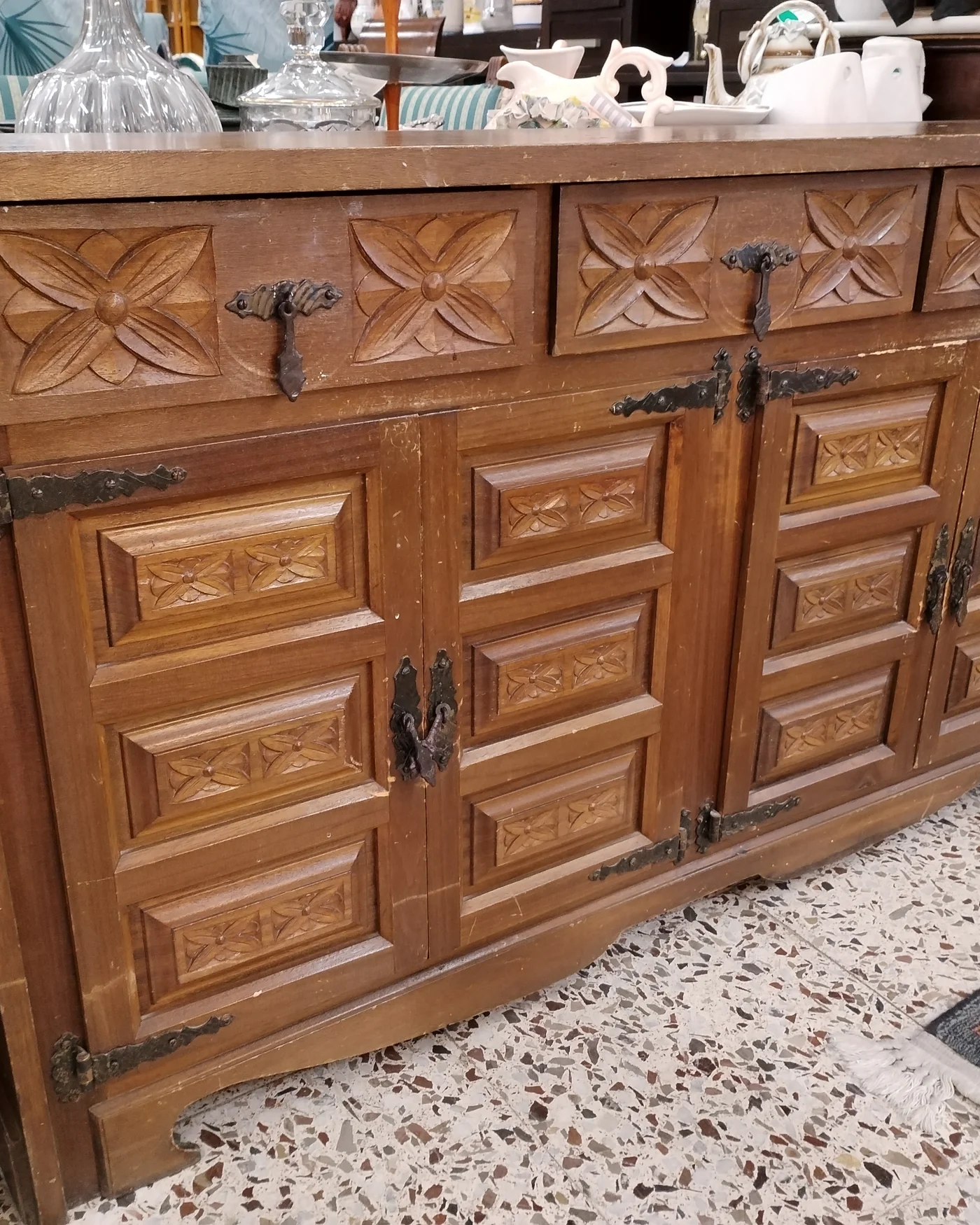 Aparador de estilo castellano de madera - imagen 3