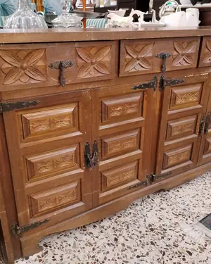 Aparador de estilo castellano de madera - miniatura 3