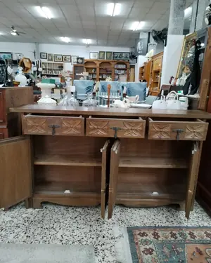 Aparador de estilo castellano de madera - miniatura 4