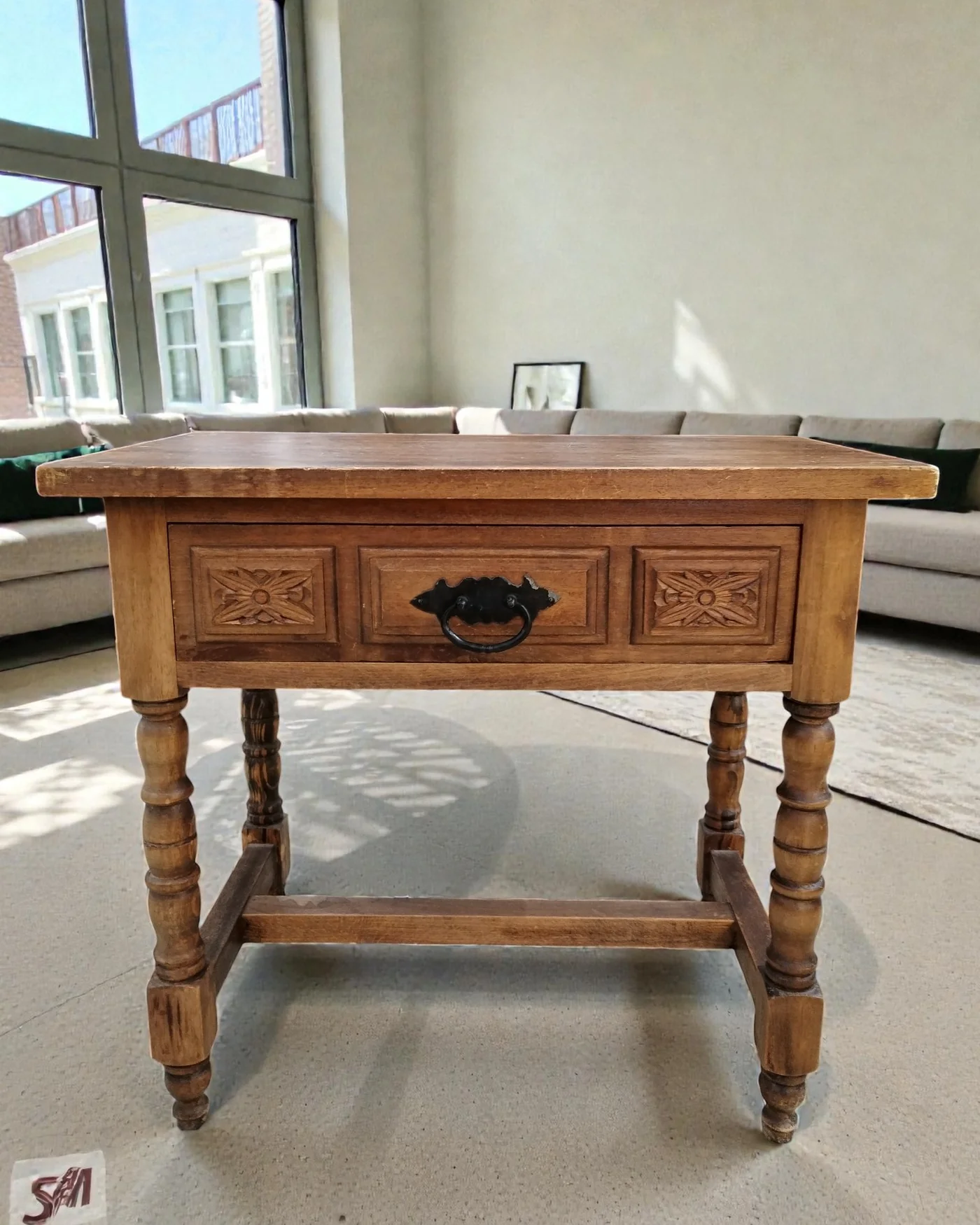 Mesa auxiliar estilo rústico con cajón - imagen 1