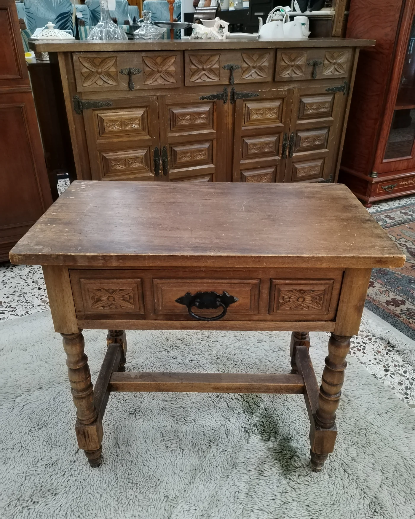 Mesa auxiliar estilo rústico con cajón - imagen 3