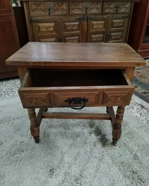 Mesa auxiliar estilo rústico con cajón - miniatura 4