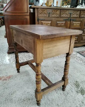 Mesa auxiliar estilo rústico con cajón - miniatura 6