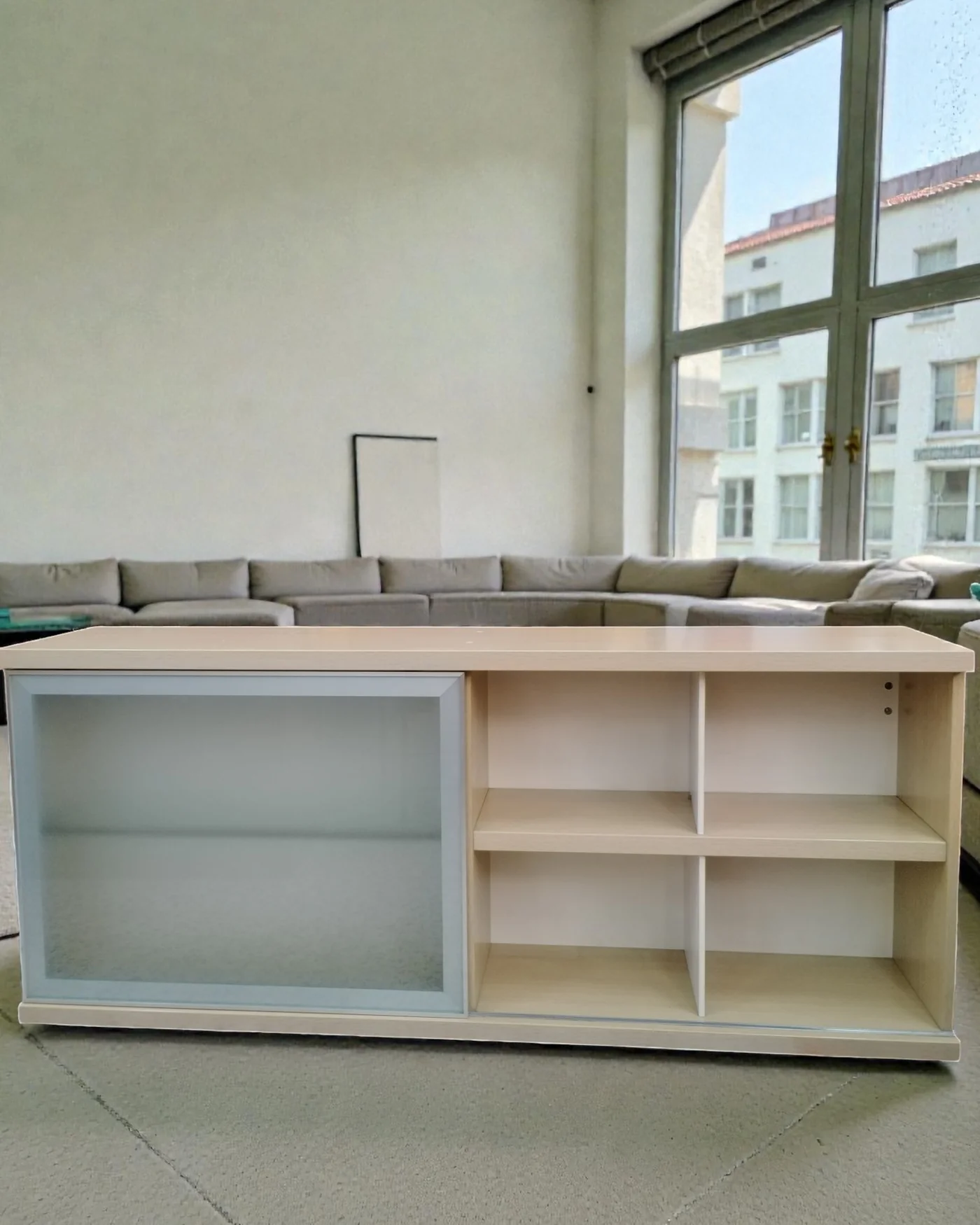 Estante de pared estilo moderno con puerta de cristal - imagen 1