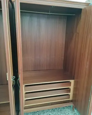 Armario de madera de cuatro puertas con estilo clásico - miniatura 5