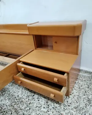 Estructura de cama con mesita de noche integrada - miniatura 6