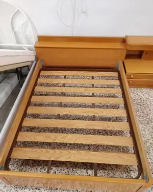 Estructura de cama con mesita de noche integrada - miniatura 7