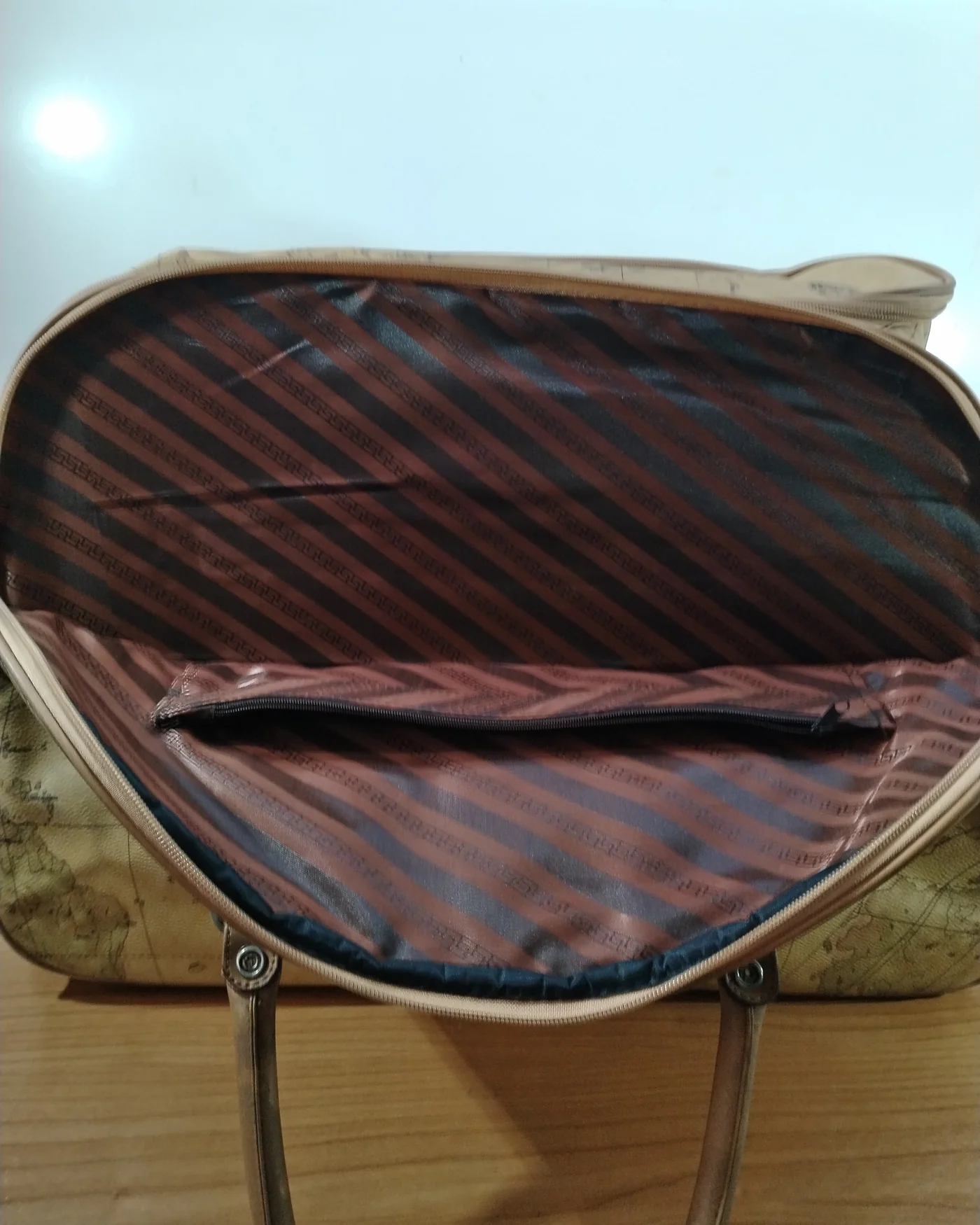 Bolso vintage con mapa del mundo - imagen 5