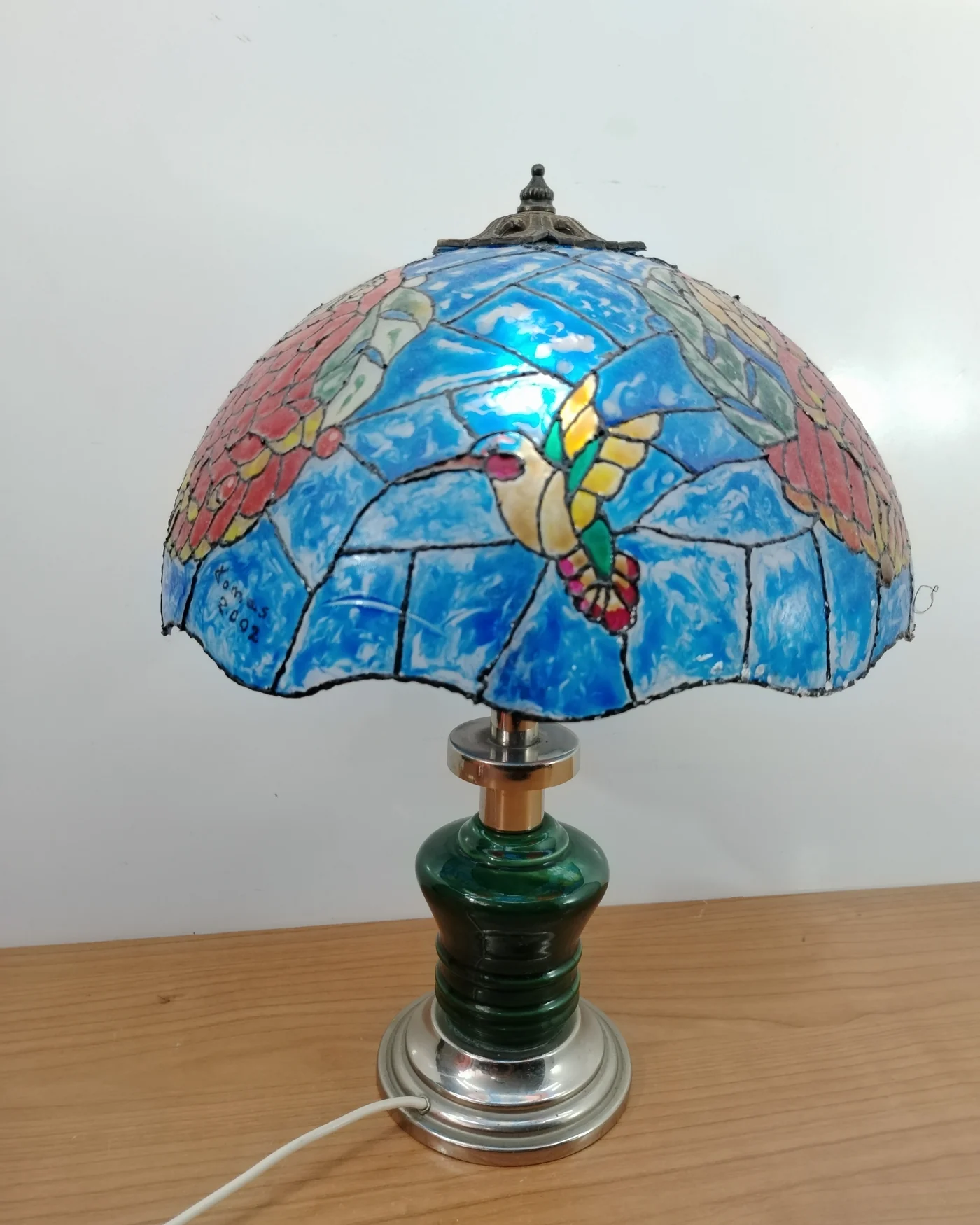 Lámpara de mesa con pantalla de vitral estilo Tiffany - imagen 2