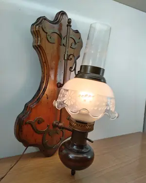 Lámpara de pared vintage con pantalla de vidrio grabado - miniatura 4