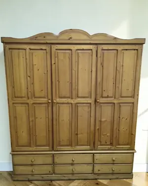 Armario de tres puertas con cajones - miniatura 1