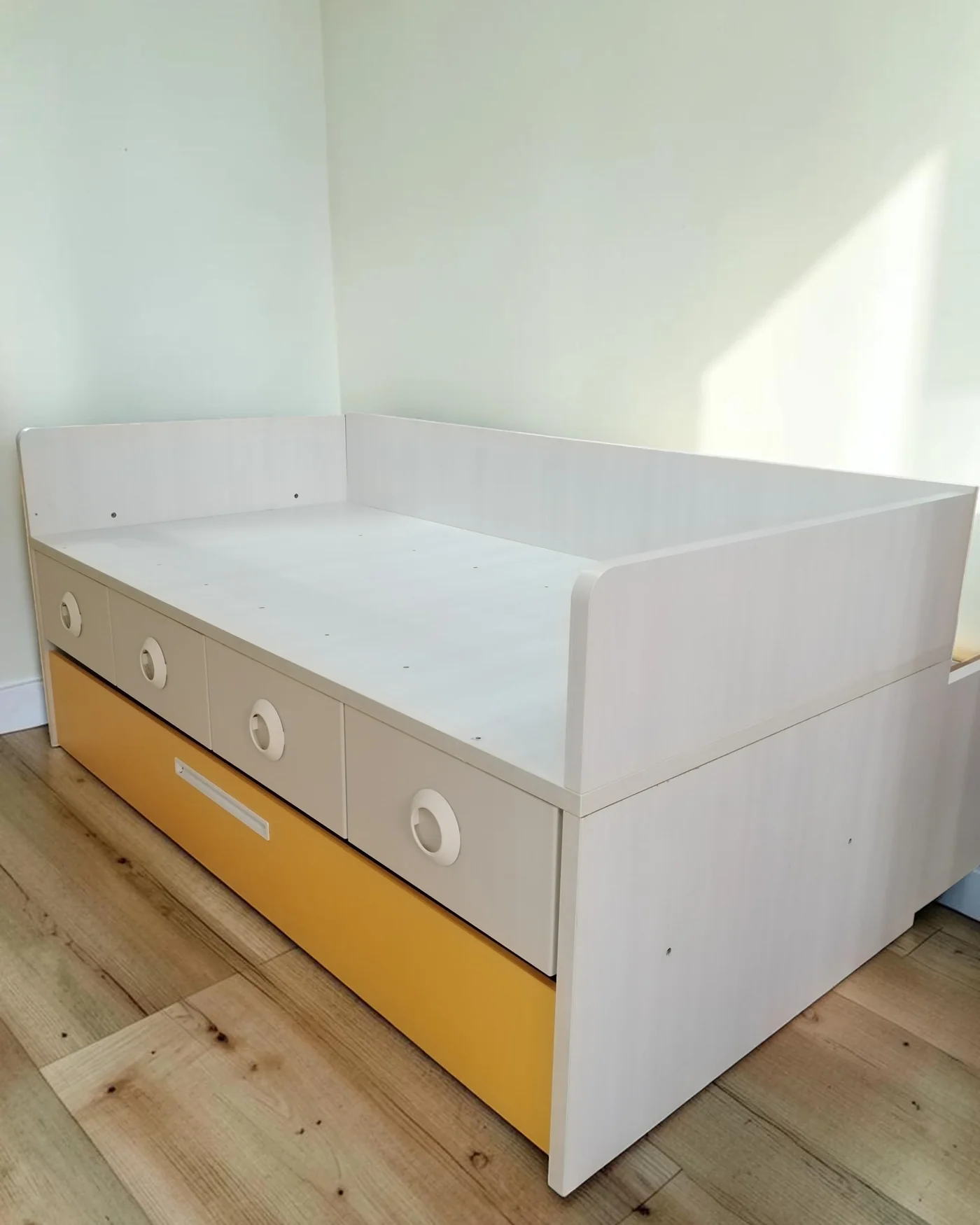 Cama infantil con cajones y cama auxiliar - imagen 1