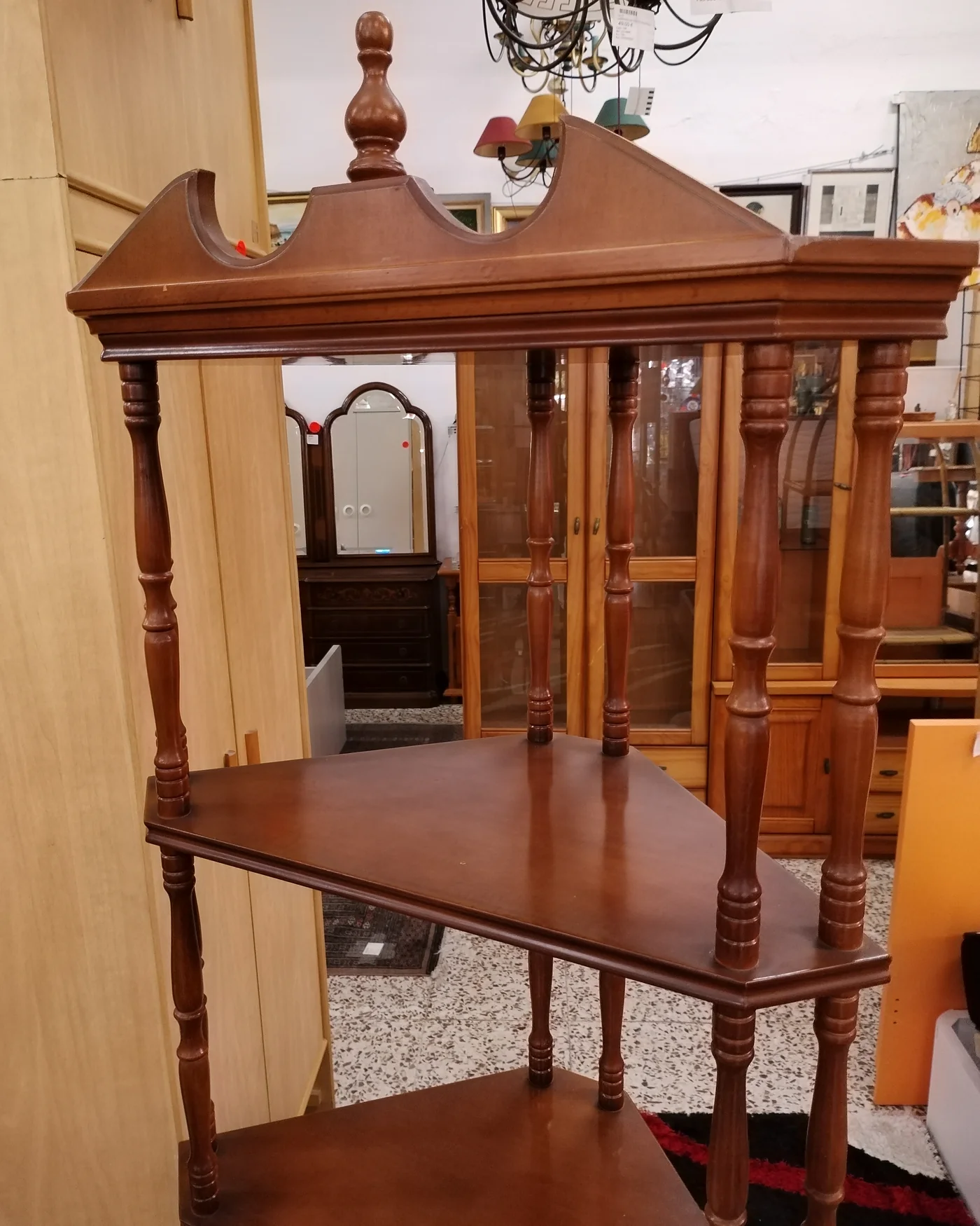 Estante de esquina vintage de madera con cajón - imagen 4