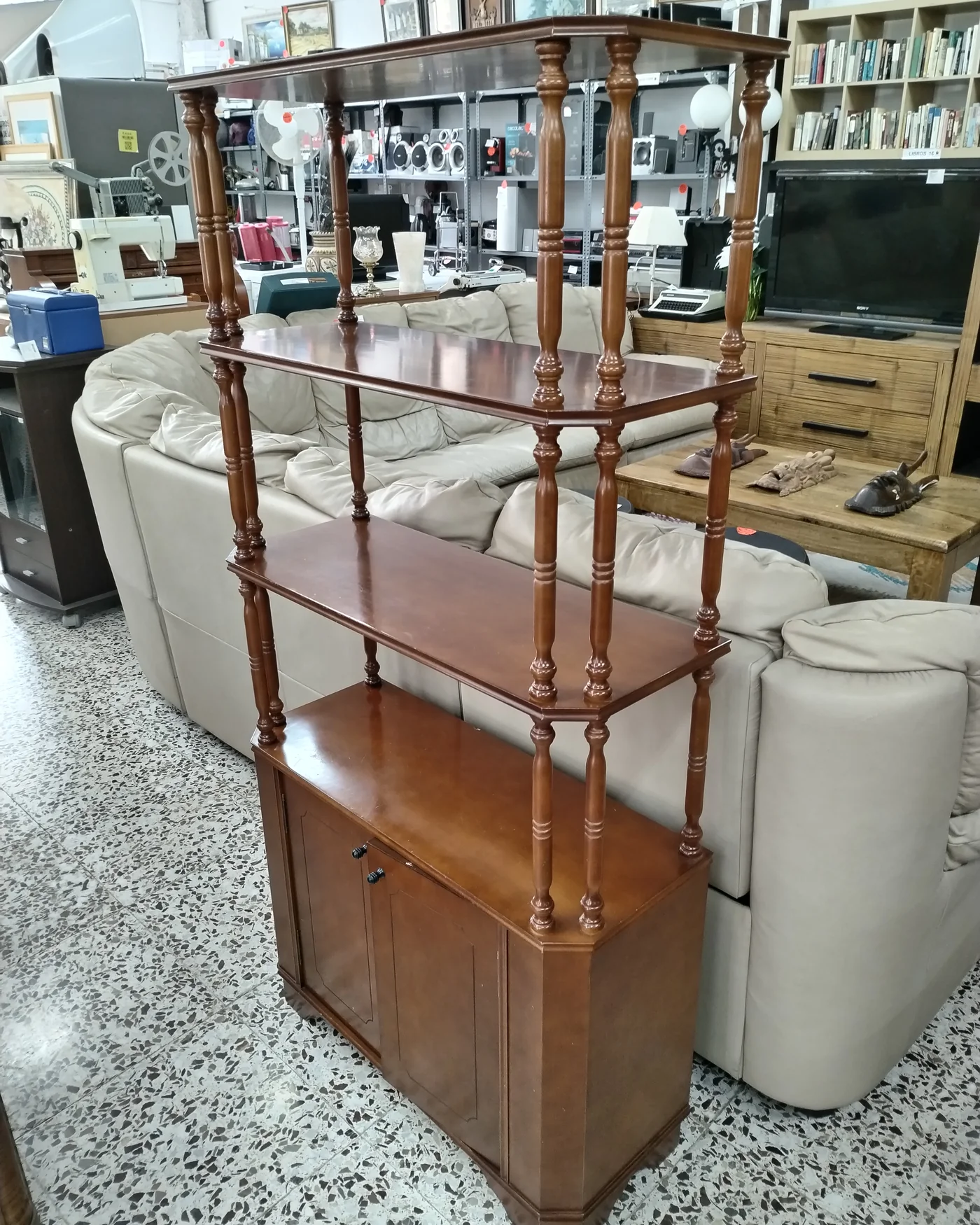 Estante de madera con base de almacenamiento - imagen 2