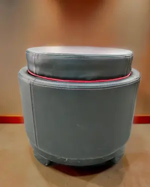Puf de polipiel con almacenamiento - miniatura 1