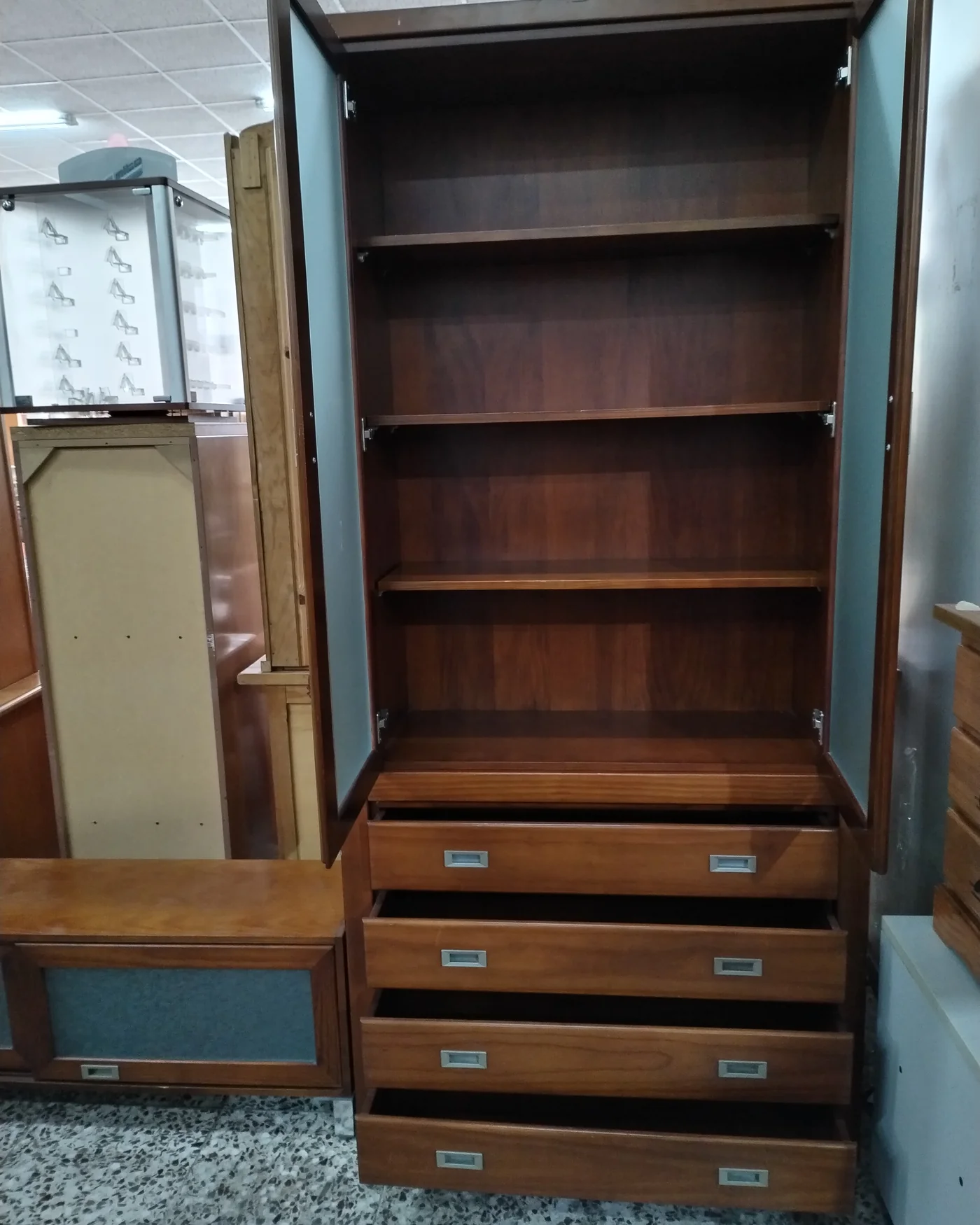 Mueble de salón modular de madera con vitrina y cajones - imagen 3