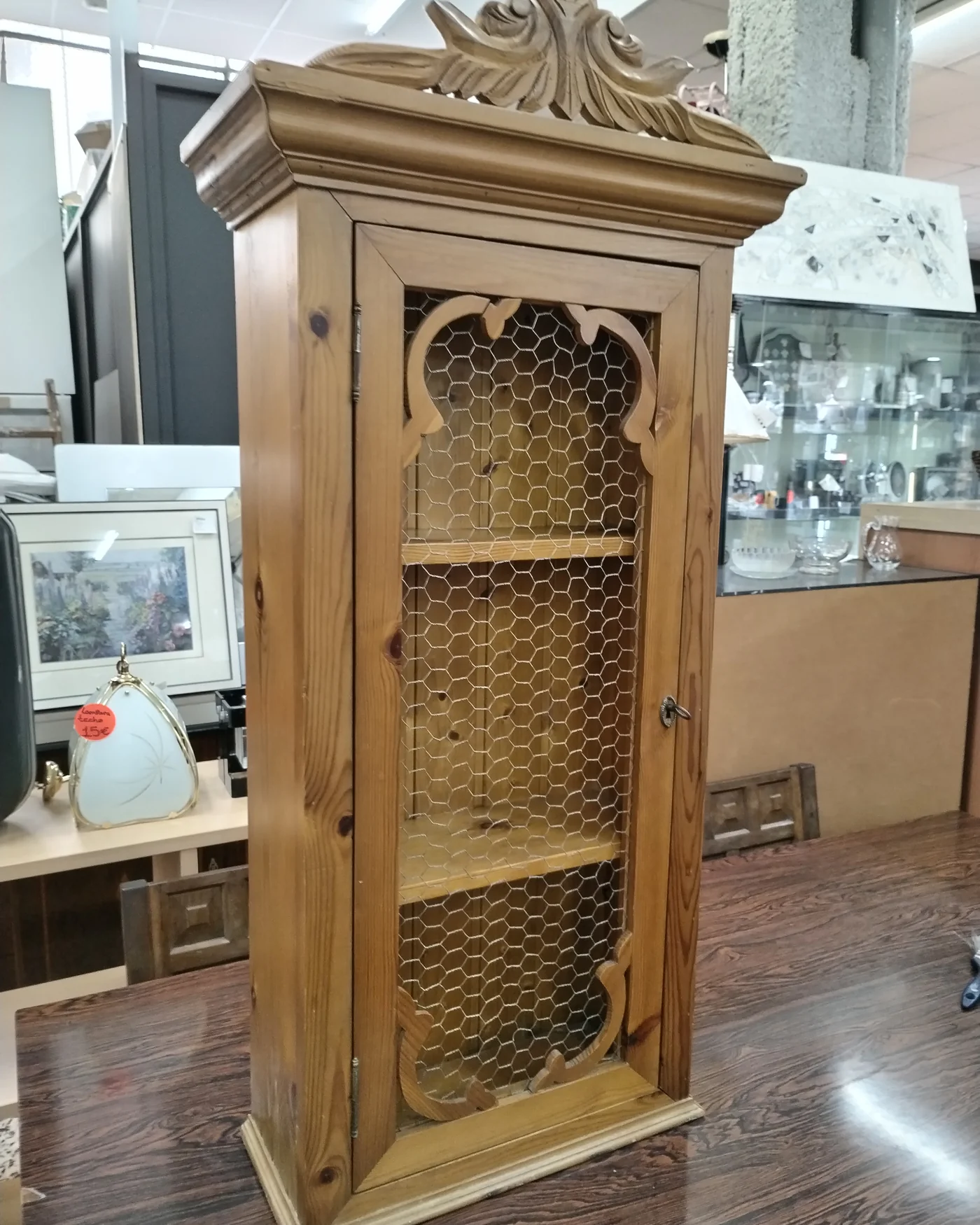 Alacena rústica de colgar con puerta de malla de alambre - imagen 2
