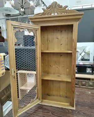 Alacena rústica de colgar con puerta de malla de alambre - miniatura 3