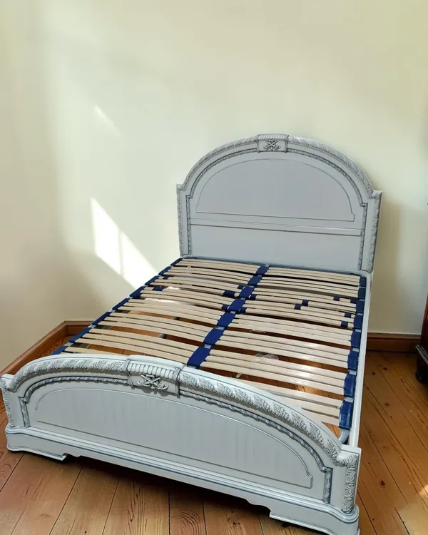 CAMA CLASICA TALLADA