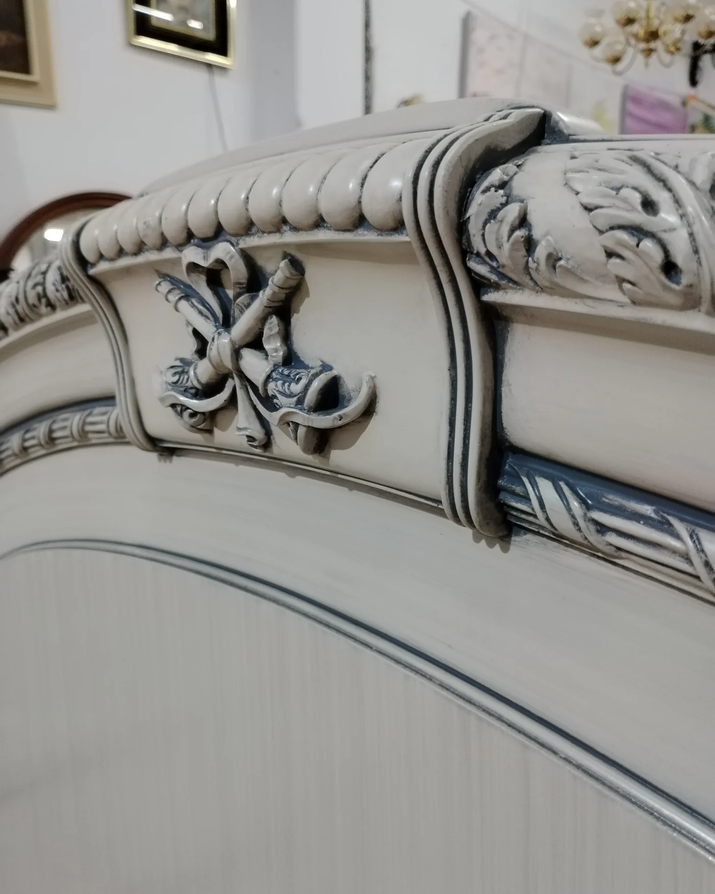 CAMA CLASICA TALLADA - imagen 3