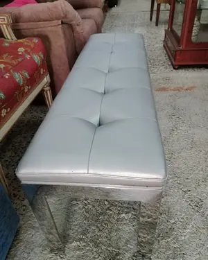 Banqueta tapizada en polipiel con estructura metálica - miniatura 4