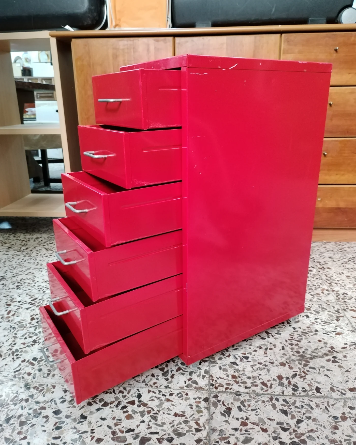 Cajonera móvil roja de cinco cajones - imagen 3