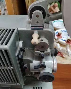 PROYECTOR DE CINE SIEMENS 2000 DE 16 MM - miniatura 6