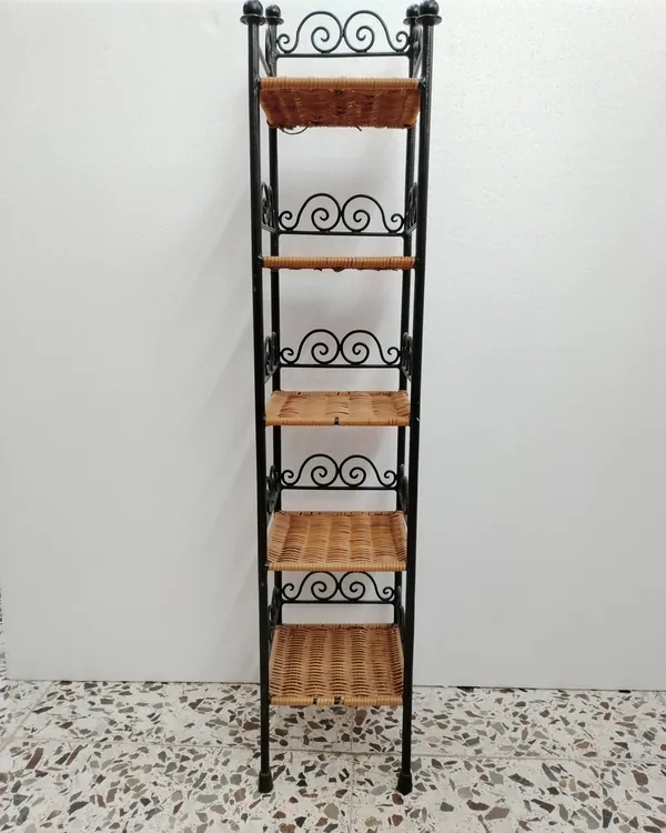ESTANTERÍA DE FORJA Y MIMBRE