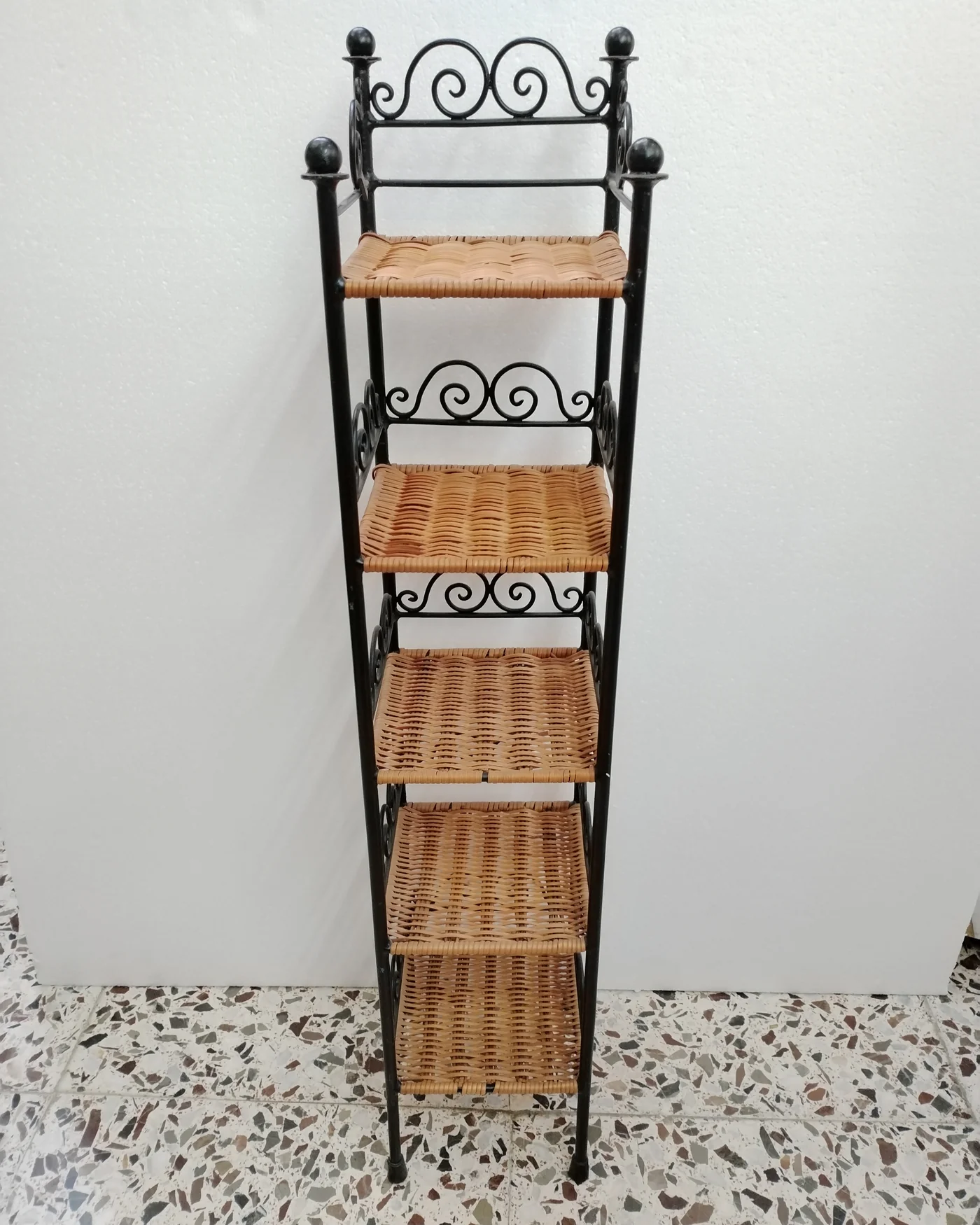 ESTANTERÍA DE FORJA Y MIMBRE - imagen 2