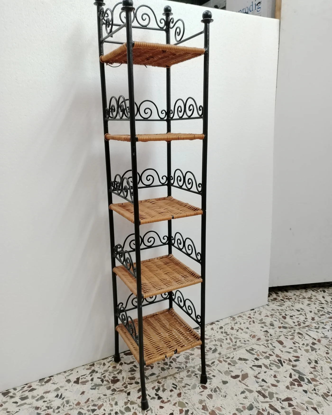 ESTANTERÍA DE FORJA Y MIMBRE - imagen 3