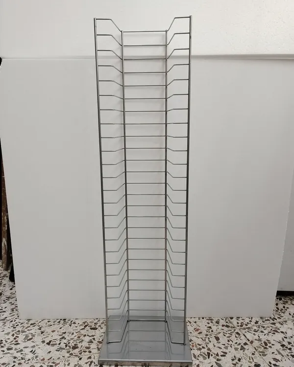 ORGANIZADOR DE CDS METÁLICO