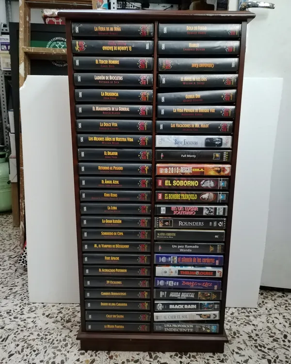 MUEBLE ORGANIZADOR PARA VHS