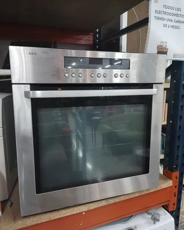 Horno eléctrico AEG de acero inoxidable