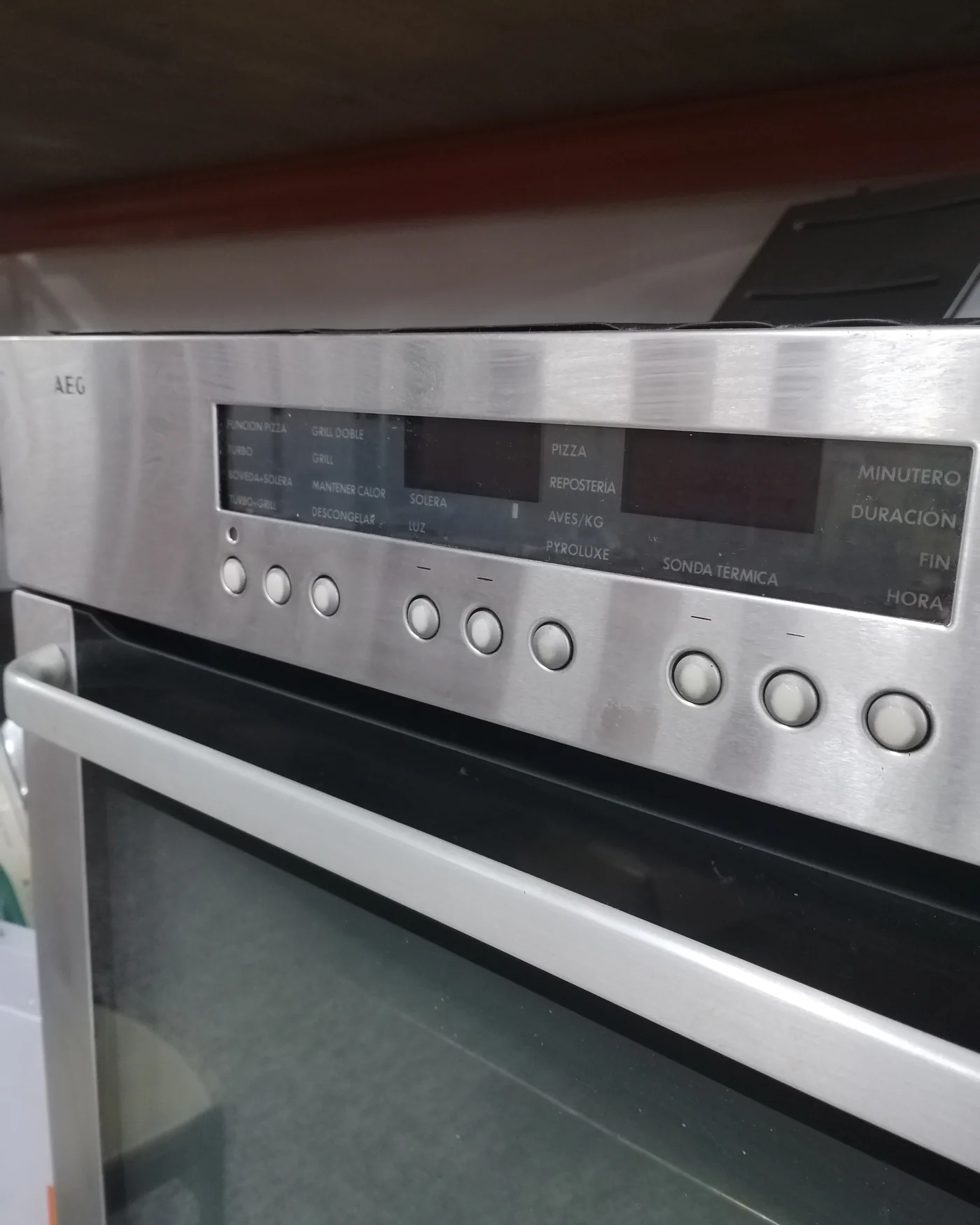 Horno eléctrico AEG de acero inoxidable - imagen 2