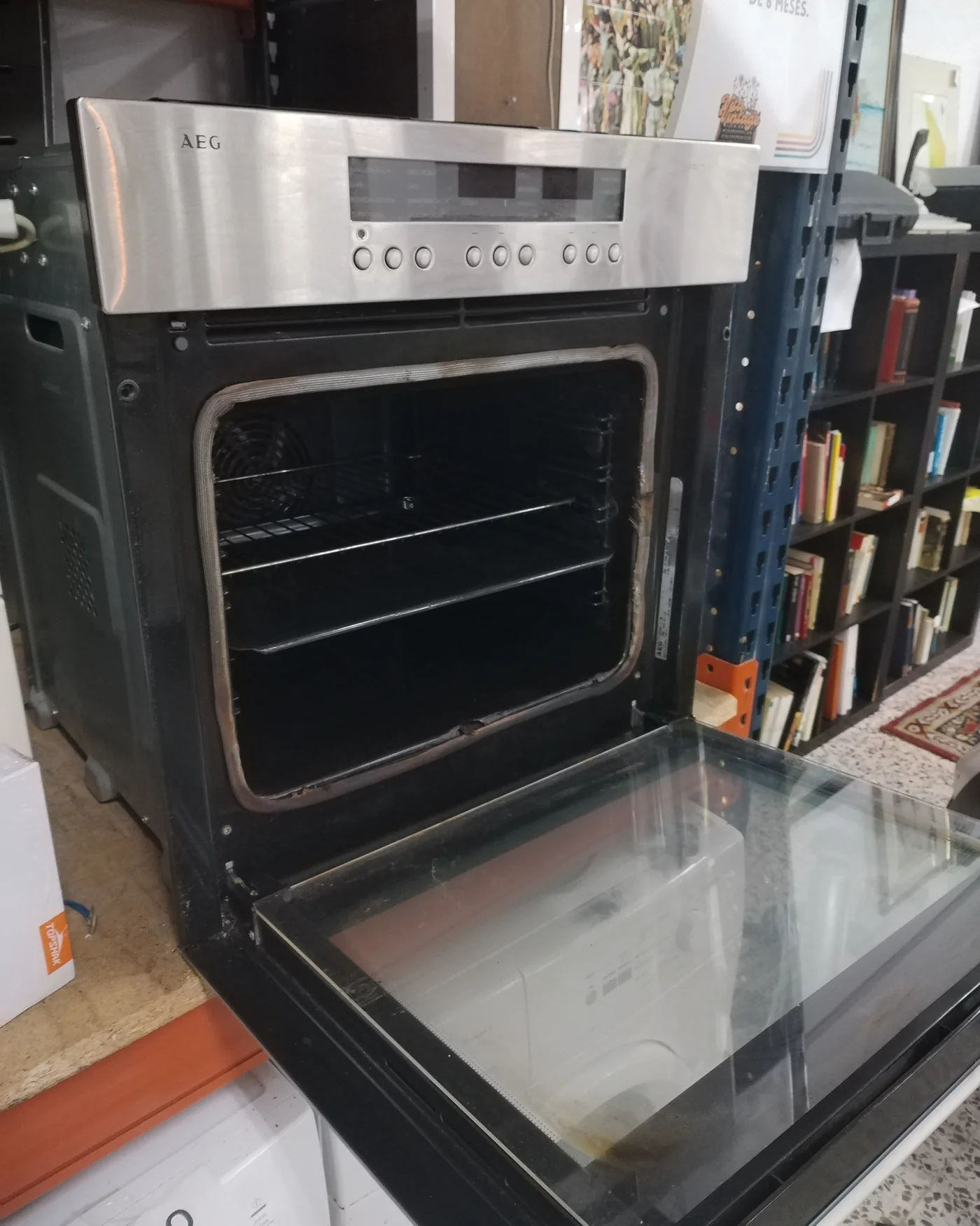 Horno eléctrico AEG de acero inoxidable - imagen 4