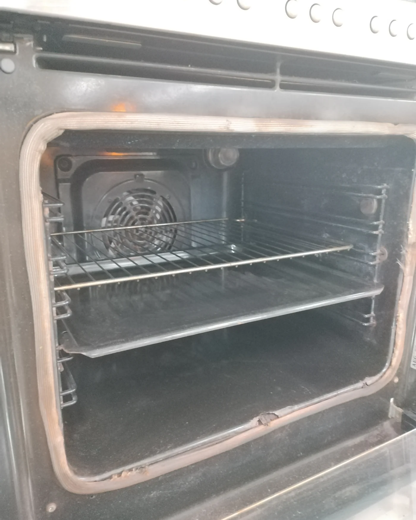 Horno eléctrico AEG de acero inoxidable - imagen 5