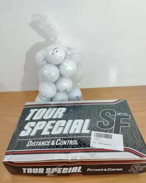 Pack de pelotas de golf Callaway Tour Special y tees Masters - miniatura 1