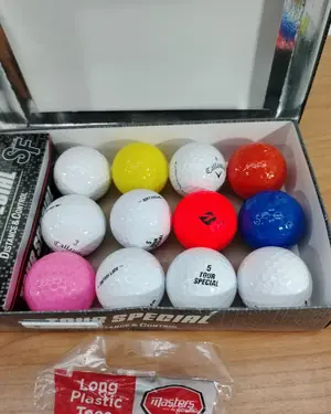 Pack de pelotas de golf Callaway Tour Special y tees Masters - miniatura 3