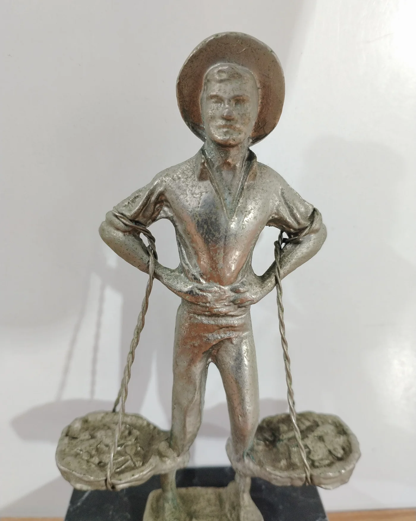 Escultura el cenachero malaga - imagen 4