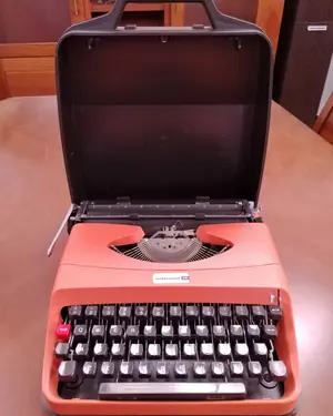 Máquina de escribir Underwood 19 - miniatura 1