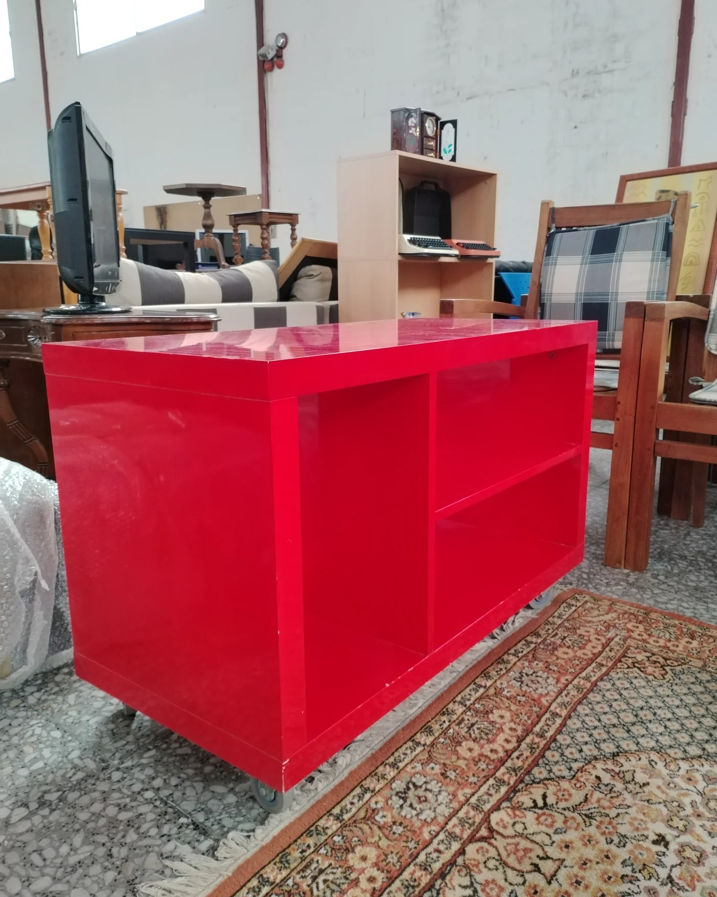 Mesa auxiliar con ruedas - imagen 2