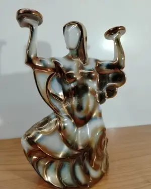Figura de porcelana axia - miniatura 1
