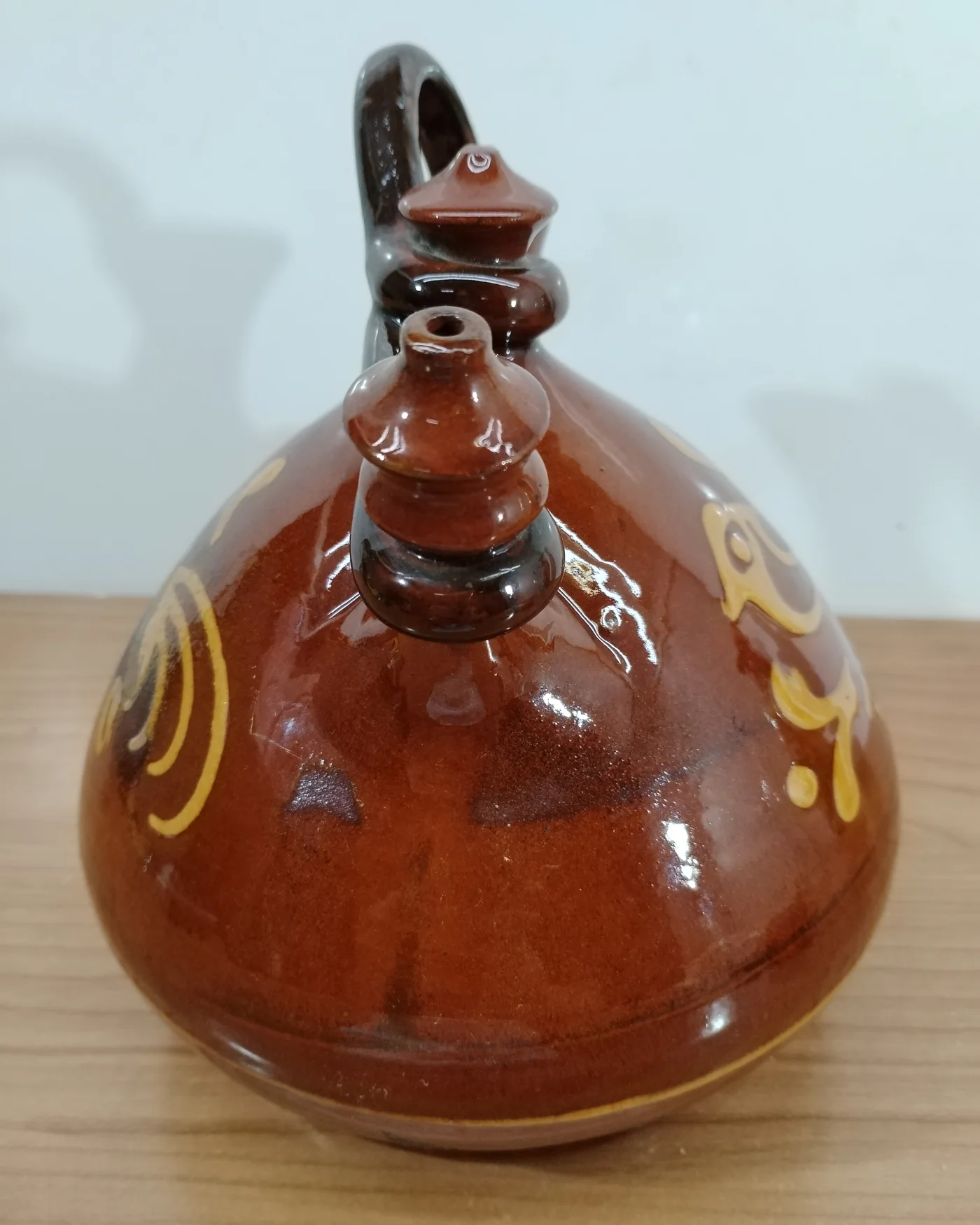 Botijo de cerámica artesanal con decoración de gallo - imagen 4